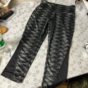 J America Medium Black Gray Triangle Cropped Elastic Waist Leggings